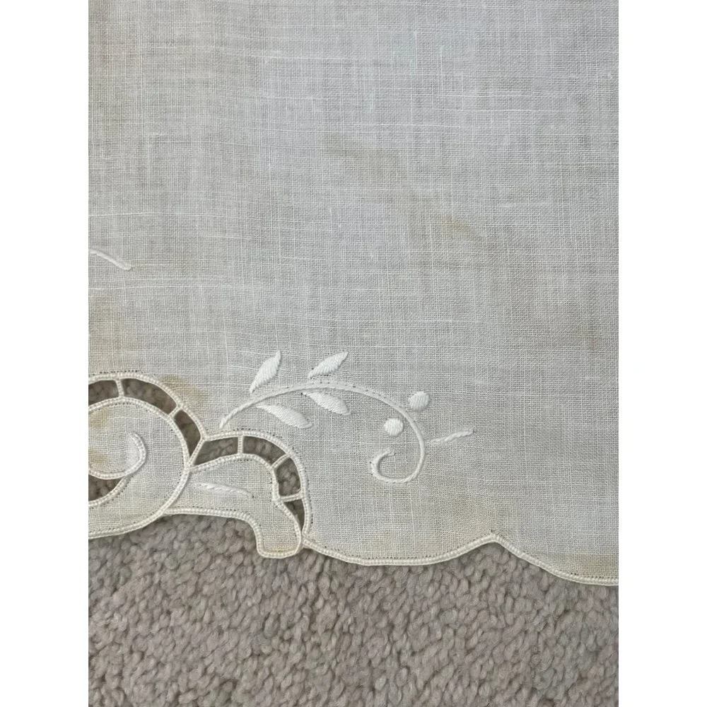 Antique Show Towels Italy Embroidered Eyelet Floral Scalloped Decorative